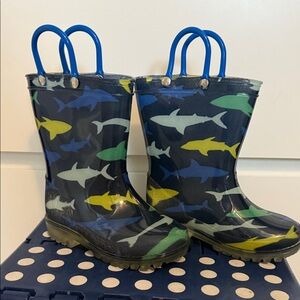 NWOT Toddler Boys Light Up Blue Shark Print Rain Boots 8T